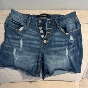 Stylish Blue Denim Shorts, indigo row size 9, waist 28,like new perf for summer